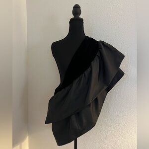 Oscar de la Renta Classic Black Design